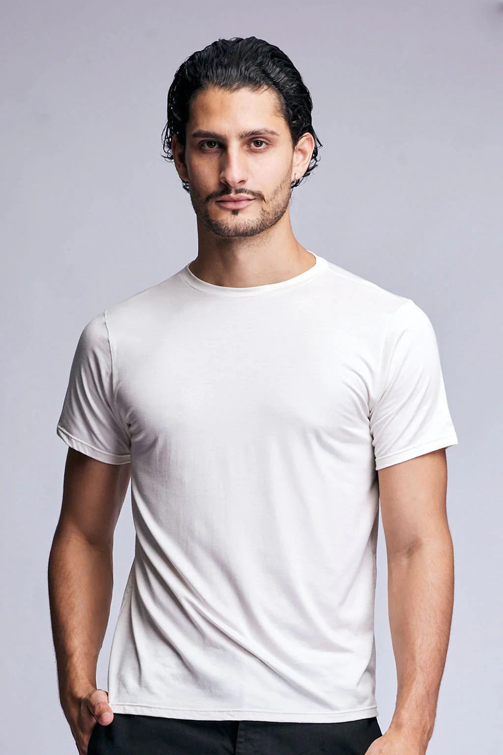 Off-white · Vista de frente